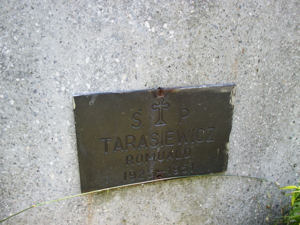 Inskrypcja na nagrobku Romualda Tarasiewicza, cmentarz na Rossie w Wilnie, stan z 2013