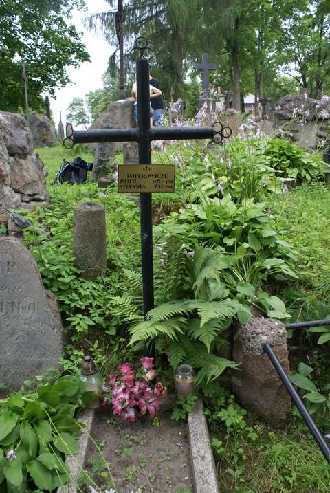 Nagrobek Piotra i Stefanii Imperowiczów, cmentarz Na Rossie w Wilnie, stan z 2013