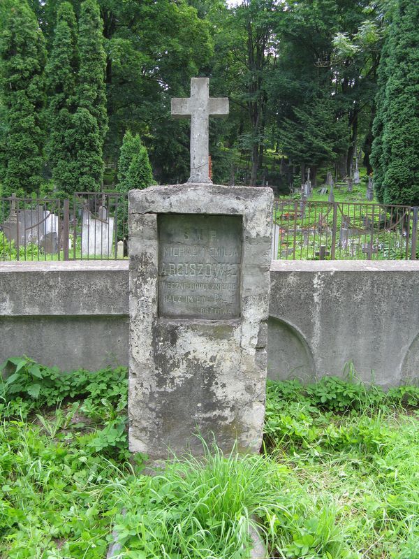 Tombstone of Emilia and Michal Arcisz, Na Rossie cemetery in Vilnius, as of 2013