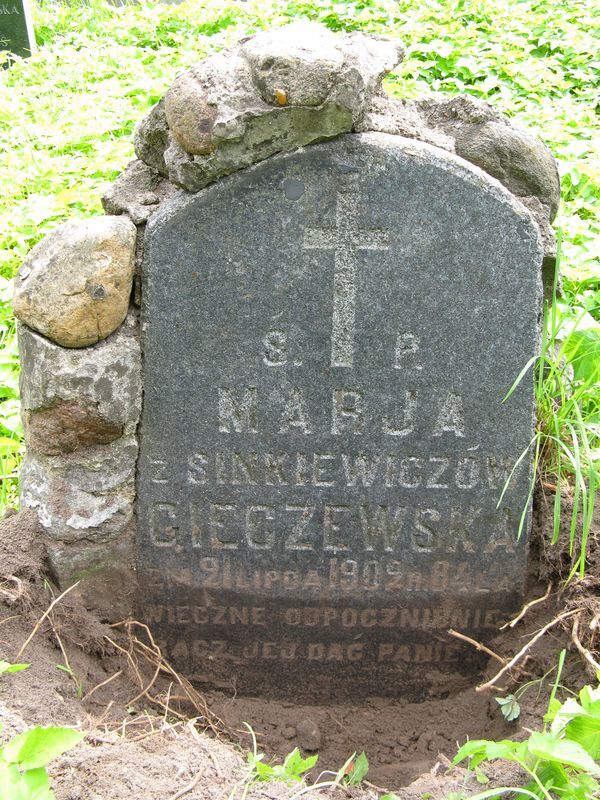 Nagrobek Marii Gieczewskiej, cmentarz Na Rossie w Wilnie, stan z 2013 roku