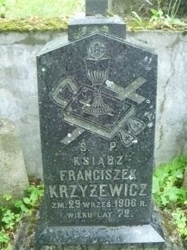 Inscription on the gravestone of Franciszek Krzyżewicz, Na Rossie cemetery in Vilnius, as of 2013