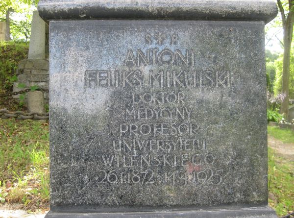 Tombstone of Antoni Feliks Mikulski, Ross cemetery in Vilnius, as of 2013.