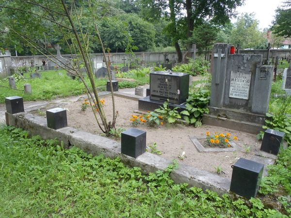 Common grave with the gravestone of Zbyszek Maslowski, Ross Cemetery in Vilnius, as of 2013