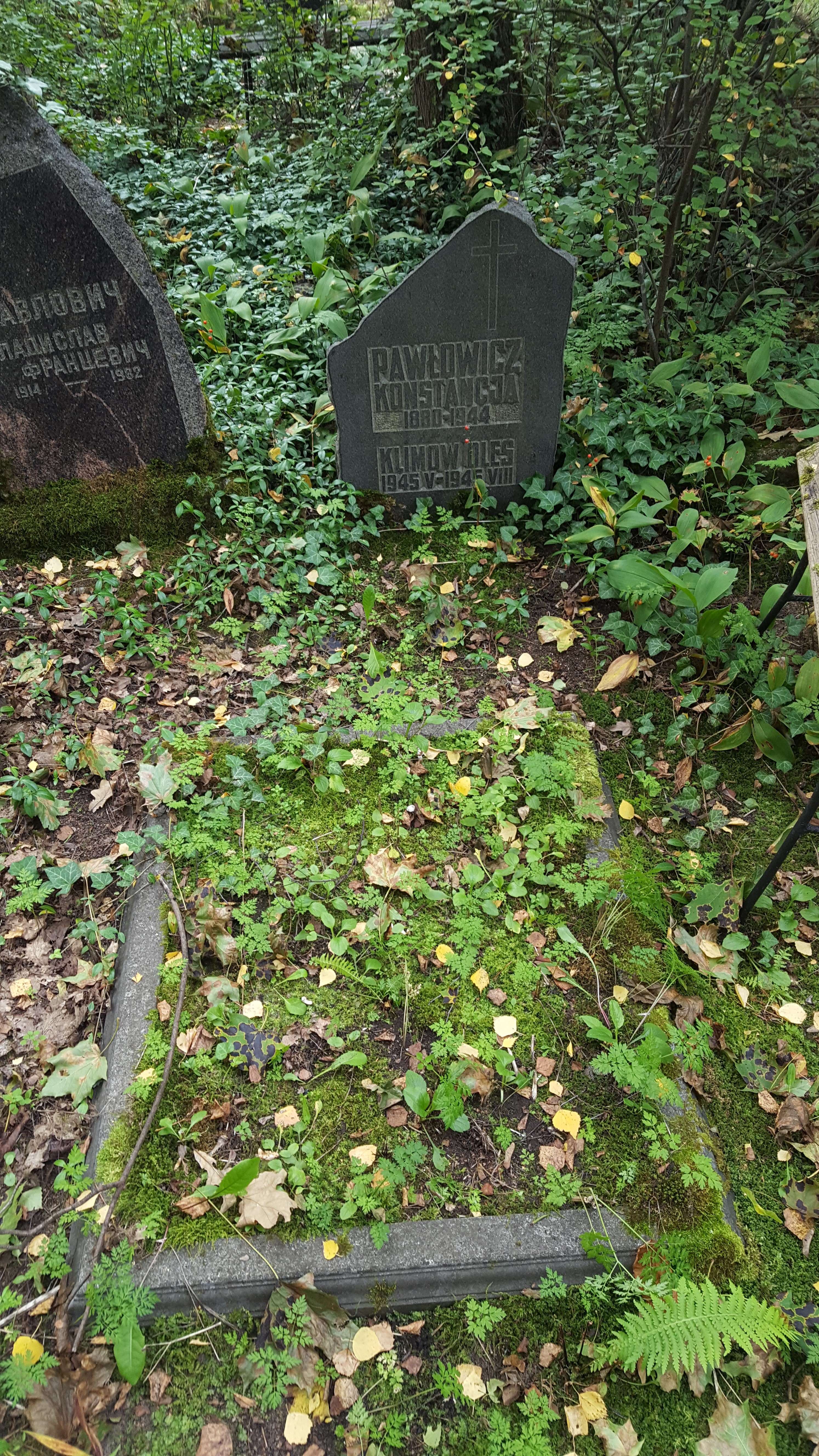 Tombstone of Oles Klimov, Konstancja Pavlovich, St Michael's cemetery in Riga, as of 2021.