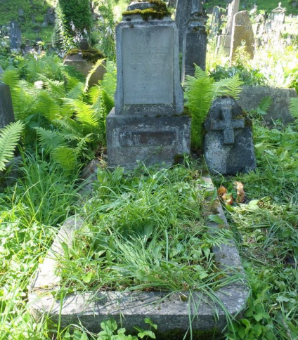 Nagrobek Janusza i Wandy Bernatów, cmentarz na Rossie w Wilnie, stan z 2013