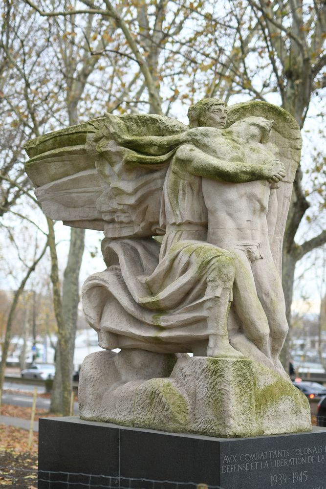 Photo showing Monument to Polish Combatants 1939-1945 in Paris