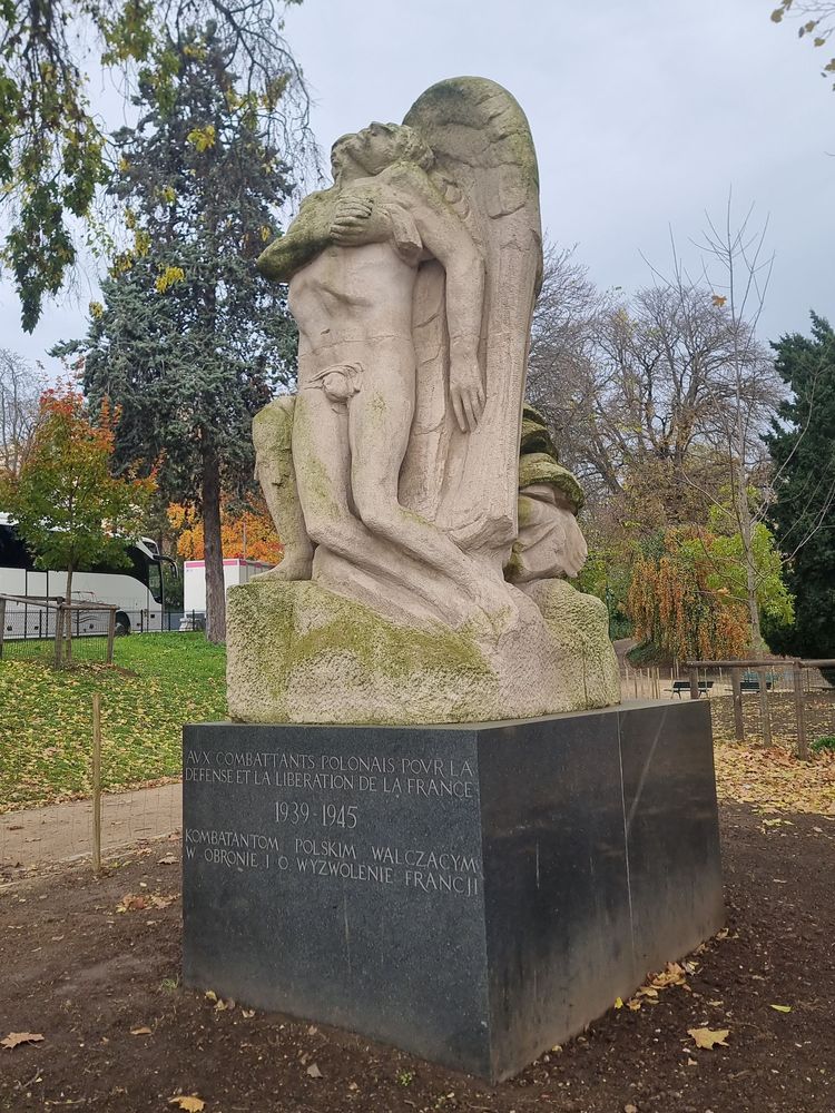 Photo showing Monument to Polish Combatants 1939-1945 in Paris