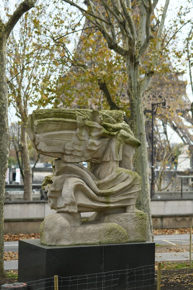 Photo showing Monument to Polish Combatants 1939-1945 in Paris