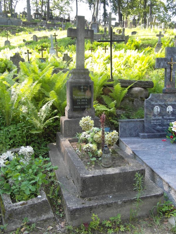 Tombstone of Aniela Makowska, Rossa cemetery in Vilnius, state of 2014