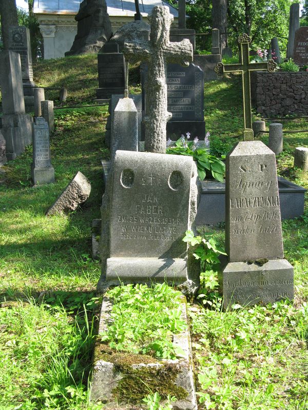 Nagrobek Jana Faber, cmentarz na Rossie w Wilnie, stan z 2013 r.