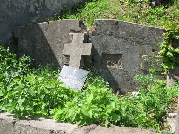 Tomb of the Jasiulaniec family, Helena Hajdamowicz and Michalina Piecewska, Ross cemetery in Vilnius, as of 2013.
