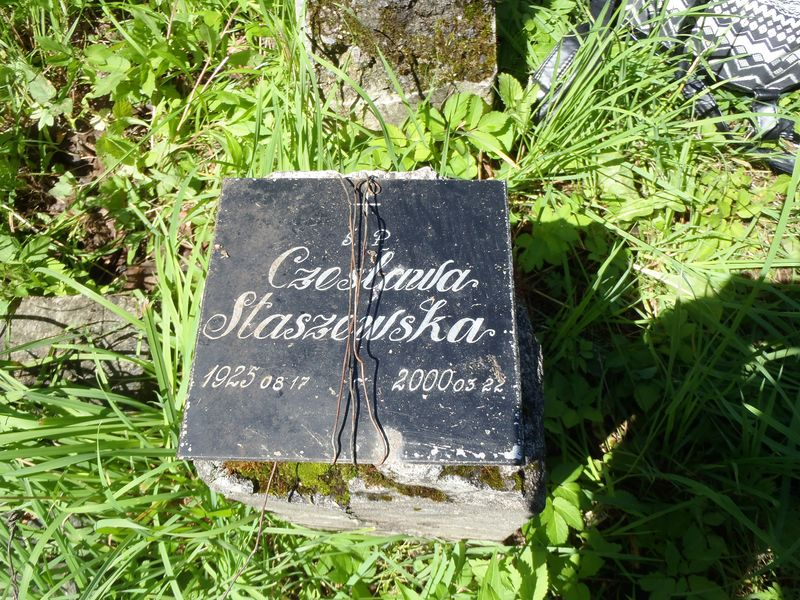 Inscription plaque of Czeslawa Staszewska, Rossa cemetery in Vilnius, as of 2013