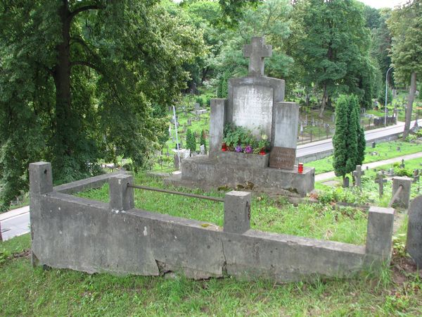 Tombstone of Emilia Jundziłł, Adela Sadowska and Stanisława Marczyk, Ross Cemetery in Vilnius, as of 2013.
