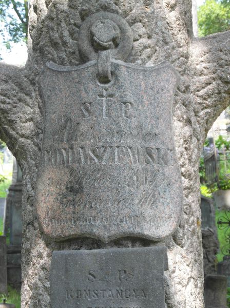 Fragment of a tombstone of Aleksander, Konstancja and Aniela Tomaszewski, Na Rossie cemetery in Vilnius, as of 2013