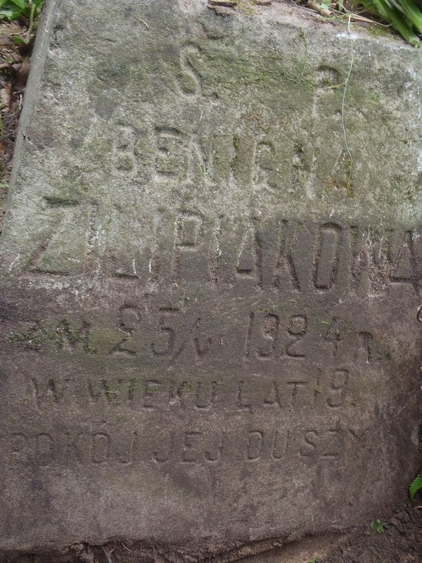 Inskrypcja na nagrobku Benigny Zilpiakowej, cmentarz na Rossie w Wilnie, stan z 2013