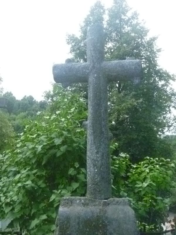 Fragment nagrobka Dawida i Justyny Dąbrowskich, cmentarz Na Rossie w Wilnie, stan z 2013