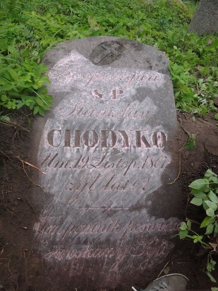 Inscription from the gravestone of Stanislaw Chodyko, Na Rossie cemetery in Vilnius, as of 2013.