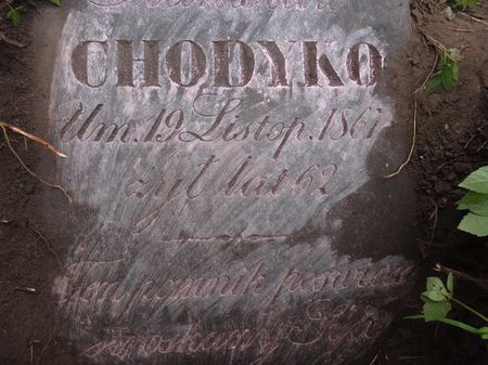 Inscription from the gravestone of Stanislaw Chodyko, Na Rossie cemetery in Vilnius, as of 2013.