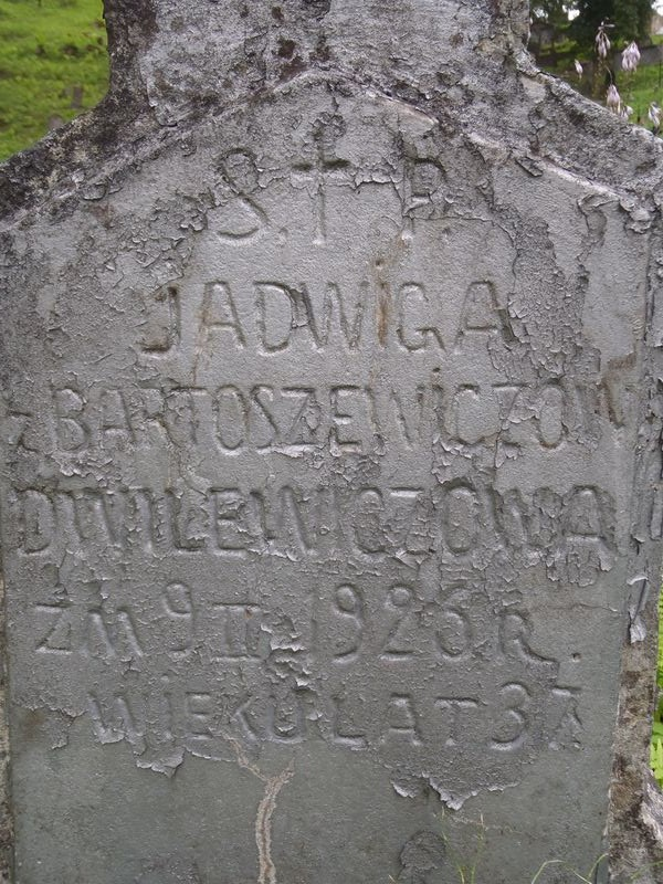 Inskrypcja na nagrobku Jadwigi Dwilewiczowej, cmentarz na Rossie w Wilnie, stan z 2013