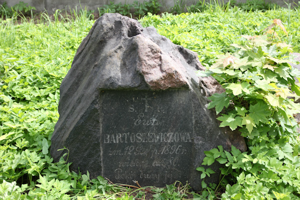 Tombstone of Ewa Bartoszewicz, Ross Cemetery, Vilnius, 2013