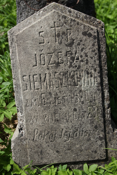 Фрагмент надгробка Юзефи Сємашко, кладовище Росса у Вільнюсі, станом на 2013 рік