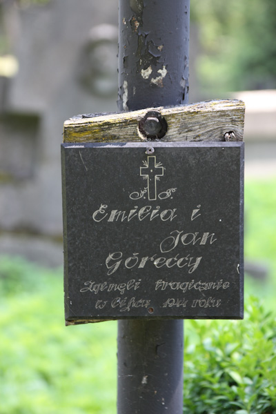 A fragment of the gravestone of Emilia and Jan Górecki, Rossa cemetery in Vilnius, as of 2013