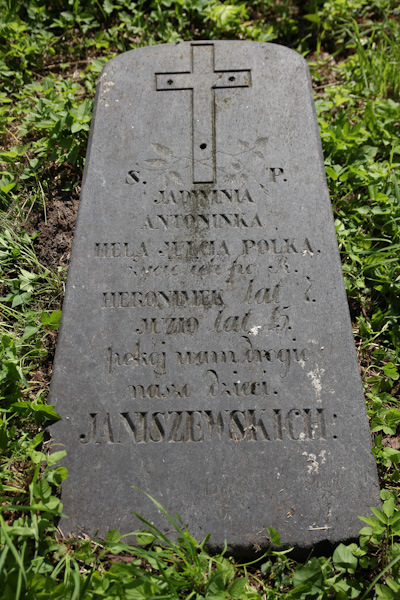 Tombstone of the Janiszewski family, Rossa cemetery in Vilnius, as of 2013