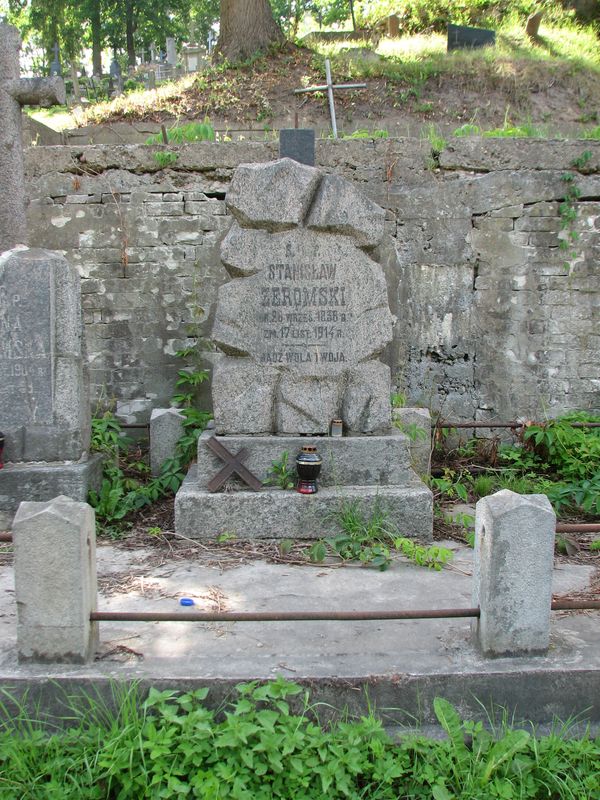 Nagrobek Stanisława Żeromskiego, cmentarz na Rossie w Wilnie, stan na 2013 r.