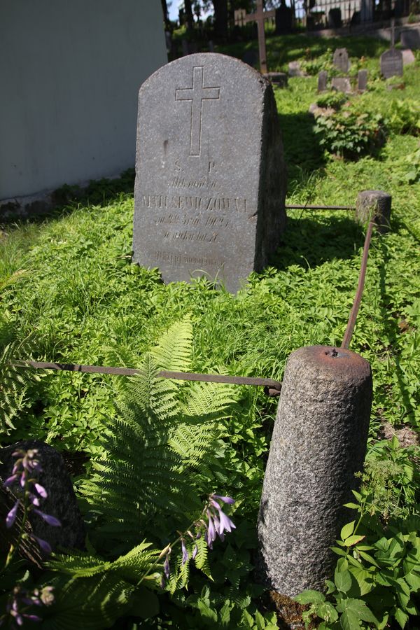 Tombstone of Aleksandra Matusewicz, Na Rossie cemetery in Vilnius, as of 2013