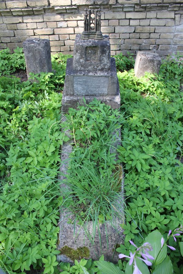 Tombstone of Wladyslaw Butowt, Ross cemetery, as of 2013