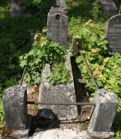 Nagrobek Bronisława Pietrusewicza, cmentarz Na Rossie w Wilnie, stan z 2013