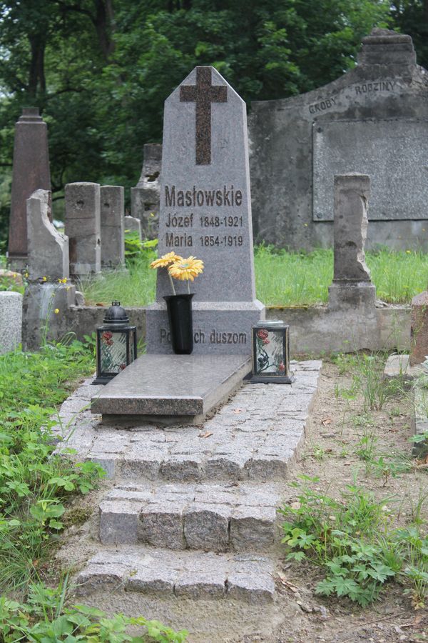 Nagrobek Józefa i Marii Masłowskie, cmentarz Na Rossie w Wilnie, stan z 2013 r.