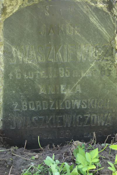 Fragment of the gravestone of Aniela and Jakub Iwaszkiewicz, Rossa cemetery in Vilnius, 2013