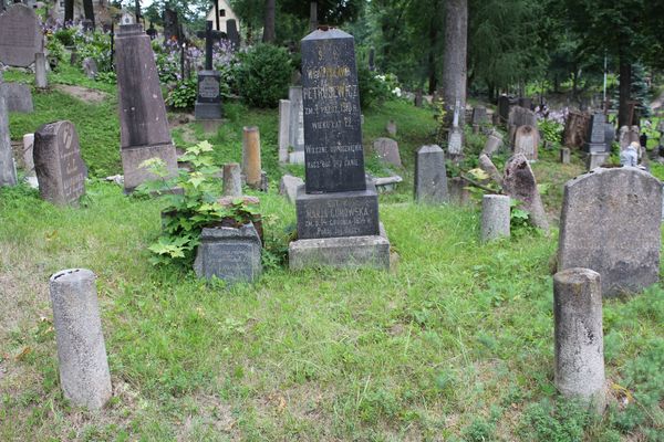 Nagrobek Marii i Mariana Gumowskich oraz Władysławy Petrusewicz, cmentarz Na Rossie w Wilnie, stan z 2013 r.