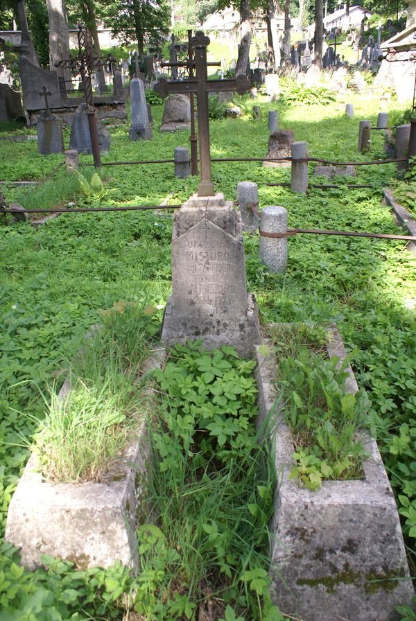 Tombstone of Jan and Ursula Misiuro, Rossa cemetery in Vilnius, 2013