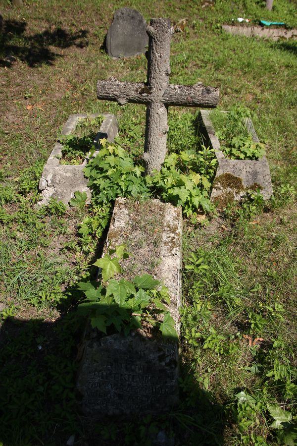 Tombstone of Antoni Pietkiewicz, Na Rossie cemetery in Vilnius, as of 2013
