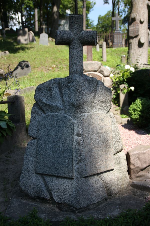 Tombstone of Michalina and Teofila Korejwo, Na Rossie cemetery in Vilnius, as of 2013