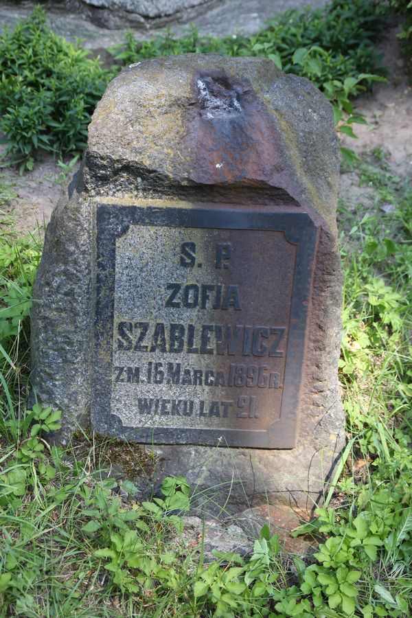 Nagrobek ZofIi Szablewicz, cmentarz Na Rossie w Wilnie, stan z 2013