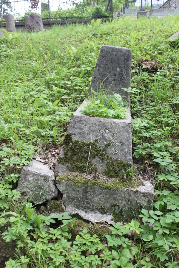 Tombstone of Aleksandr Zapasnik, Ross cemetery in Vilnius, state 2013