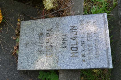 Grobowiec Jana Ciompy, Anny Holajn, Maksa Foltyna i Bedricha Ciompy, cmentarz w Karwinie Dołach