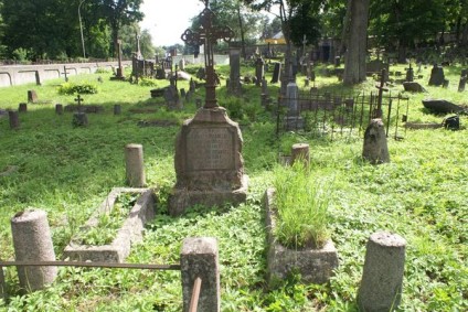 Nagrobek Bonifacego i Mieczysława Pisaneckich, cmentarz na Rossie w Wilnie, stan z 2013