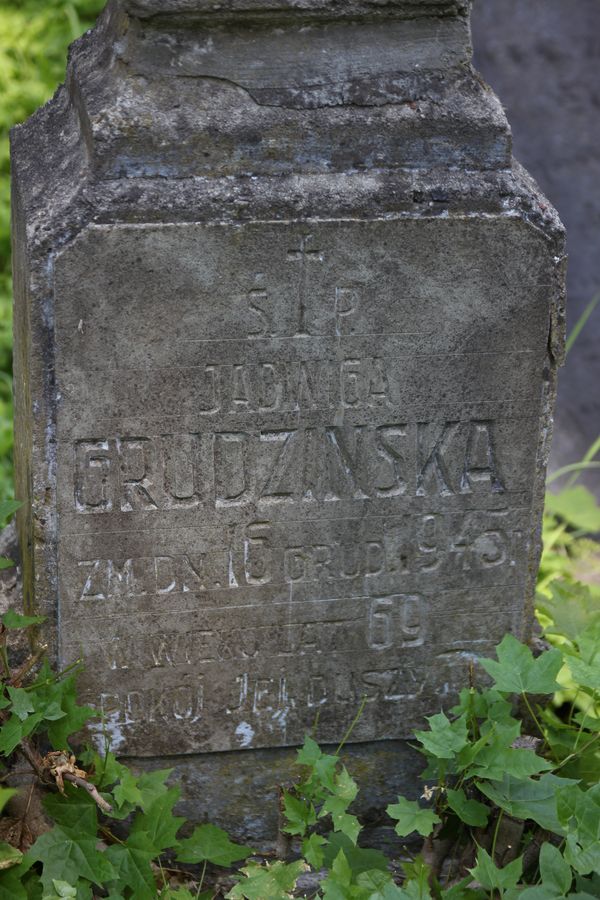 Tombstone of Jadwiga Grudzinska, Na Rossie cemetery in Vilnius, as of 2013