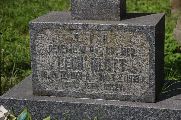 Tombstone of Leon Klott, Na Rossie cemetery in Vilnius, as of 2013