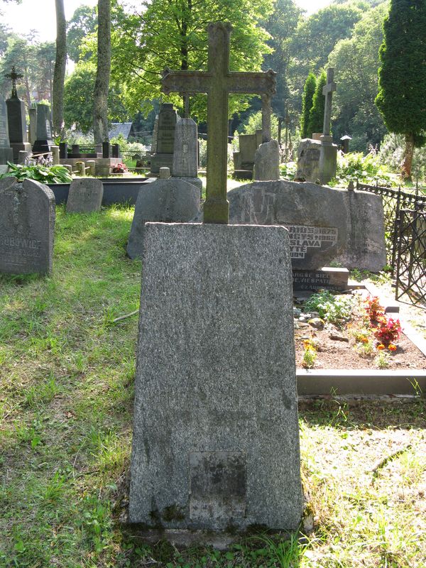 Tombstone of Kamila, Piotr and Stafan Kalenski, Ross Cemetery in Vilnius, as of 2013.
