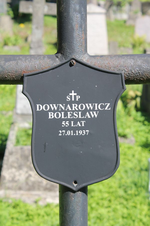 Fragment nagrobka Bolesława Downarowicza, cmentarz na Rossie, stan z 2013 roku