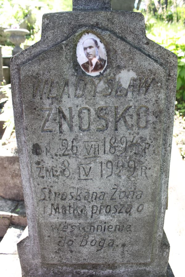 Inskrypcja na nagrobku Władysława Znoski, cmentarz na Rossie w Wilnie, stan z 2013