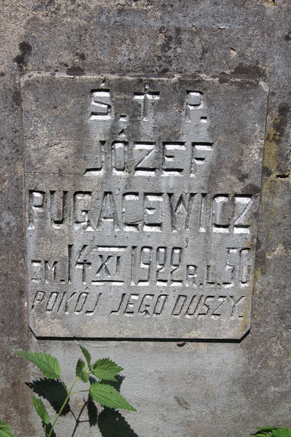 Fragment grobowca Józefa Pugacewicza, cmentarz na Rossie, stan z 2013 roku