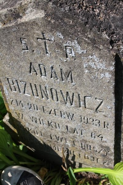 Fragment of Adam Bizunowicz's tombstone, Ross cemetery, as of 2013