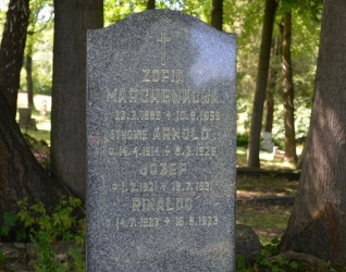 Nagrobek rodziny Marchewków, cmentarz w Karwinie Dołach