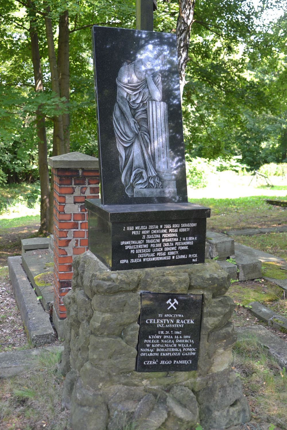 Nagrobek Celestyna Racka, cmentarz w Karwinie Dołach